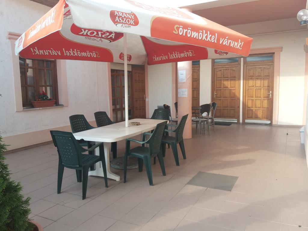 Rakoczi Panzio Hotel Debrecen Exterior photo
